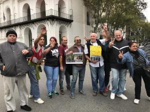 Puella con compañeros en Plaza de Mayo “Día Del Trabajador